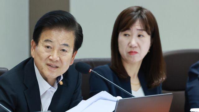 남북 민간 교류 전면 허용한다는 정동영, 접촉 규제했던 尹정부 지침  폐기하며 '속도전'