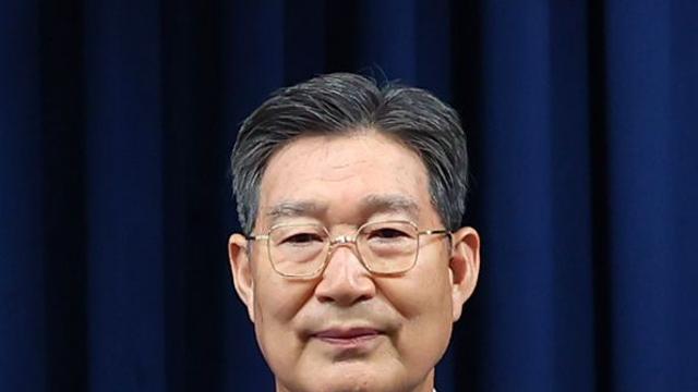 오광수 前민정수석·윤오준 前국정원 차장 로펌行…'취업승인' 통보(종합)
