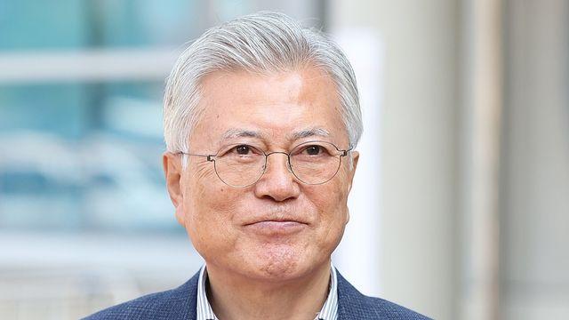 문재인 전 대통령 측 '뇌물 혐의' 재판에 의견서…“공소장에 혐의 무관 내용”