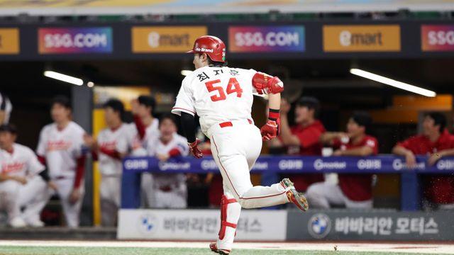'6시즌 연속 100안타 달성' 최지훈 