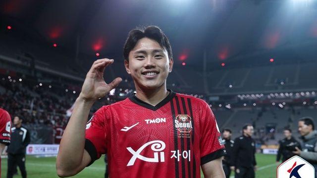 '원샷원킬' 조영욱 만회골! 서울, 레반도프스키-야말에 연속골 내줬지만 추격 시작 (전반 진행)