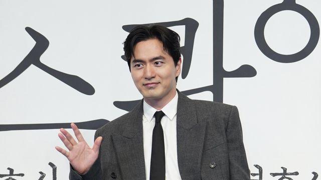'에스콰이어' 이진욱 