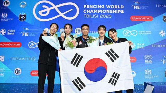 한국 펜싱, 세계선수권 여자 사브르 단체전 銀…은1·동2로 대회 마무리