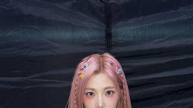 ‘트리플에스 인형’ 니엔, Y2K 하이틴 무드 폭발한 파스텔 크롭탑 룩