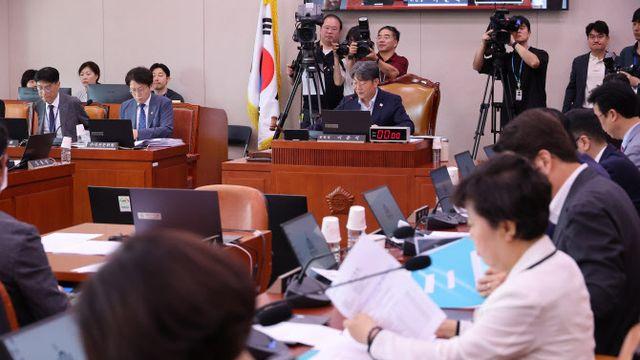 국회 법사위, 방송3법 '與주도' 의결…野, 강력 반발(상보)