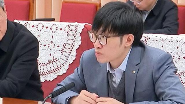 딥시크 창업자 량원펑, AI 국제학회서 최우수 논문상
