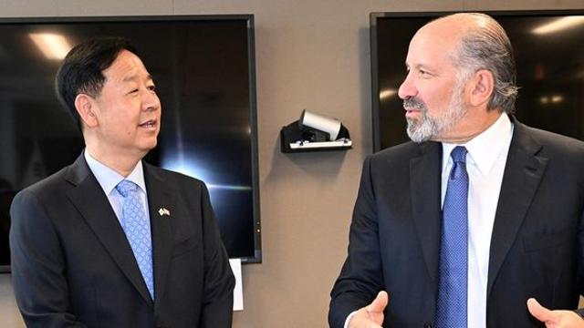 “미국 상무장관, 논의 중 불리해지면 '관세 25%' 외치며 자리 박차려 했다”