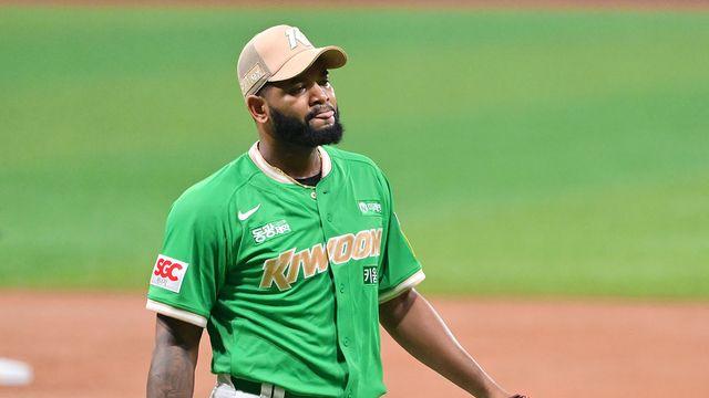 롯데 제물로 KBO 통산 50승 알칸타라, 아홉수 잔혹사 끊었다…