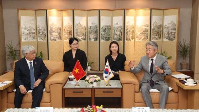 강호동 농협중앙회장, 베트남 도 반 찌엔 조국전선중앙위원회 위원장 접견