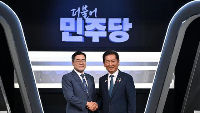 민주당 대표 선거 D-1...대의원 1표는 권리당원 17표, 대의원 15% 변수 될까