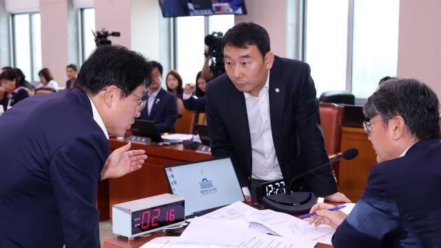 7월 임시회 마지막 본회의 앞두고...몰아치는 與, 속절없는 野