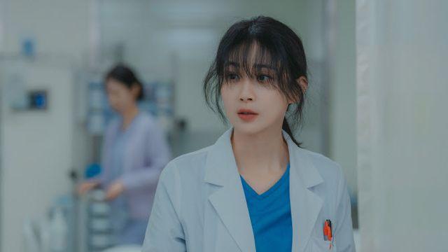 '메리 킬즈 피플' 이보영, 의사 변신…이중생활 시작