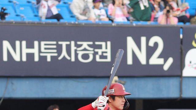 [SD 잠실 라이브] ‘최정 결승타로 1600타점+김광현 QS로 7승’ SSG 5연승 파죽지세, 두산 2연패