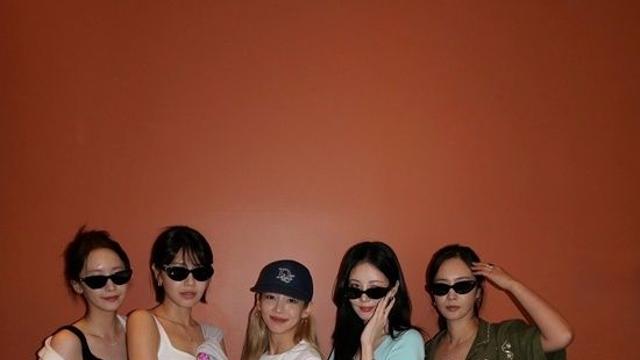 소녀시대, 데뷔 18주년 앞두고 '완전체' 뭉쳤다…써니까지 함께한 '8공주' 근황