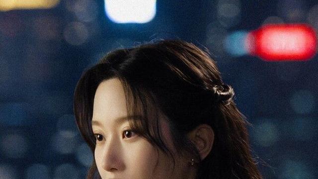 문가영, '서초동' 홍콩 비하인드 컷 공개…청춘 감성·빈티지 스타일링 눈길