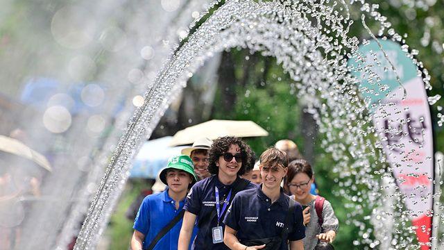 [오늘의 날씨] 8월 첫 주말, 곳곳 최대 40㎜ 소나기...서울 낮 35도•대구 37도 '폭염'