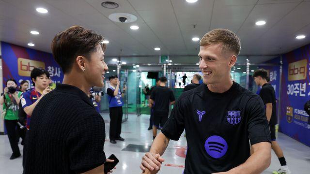 '맨유 이어 바르셀로나도 동창회' 이승우, 유스 시절 동료 올모와 친분 과시