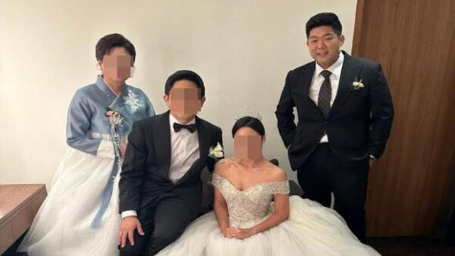 '공항 구금' 한인 과학자 어머니 “공부 마치게 빨리 풀어달라”