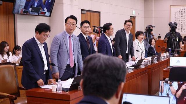 [이슈] '방송3법' 與 주도로 법사위 통과…국힘 