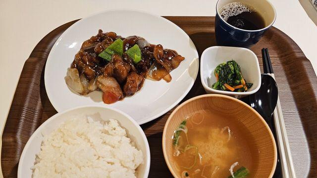 550엔 일본회사 구내식당 정식 차림.jpg