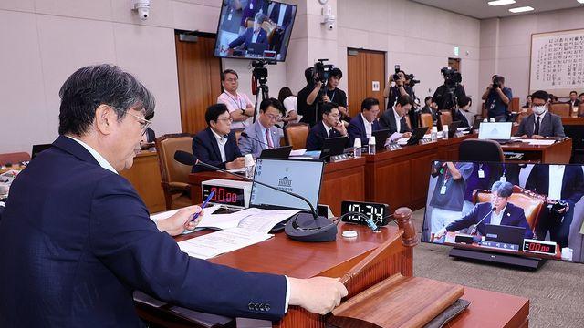 방송 3법, 민주당 주도로 국회 법사위 통과…국힘 반발(종합)