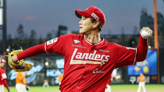 김광현 7승·최정 결승타… 프로야구 SSG, 두산 7-2 제압 '5연승 질주'