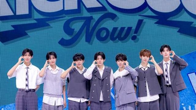 킥플립, 데뷔 첫 여름부터 '맹활약'...롤라팔루자 시카고→日 서머소닉 접수