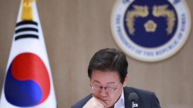 [리서치뷰] 李 대통령 지지율, 1.7%p 내린 59.4%…60%대 하회