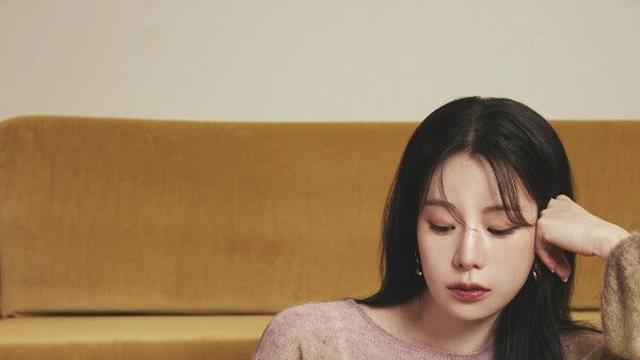 ‘이도현♥’ 임지연, 가을 품격을 입다 [화보]