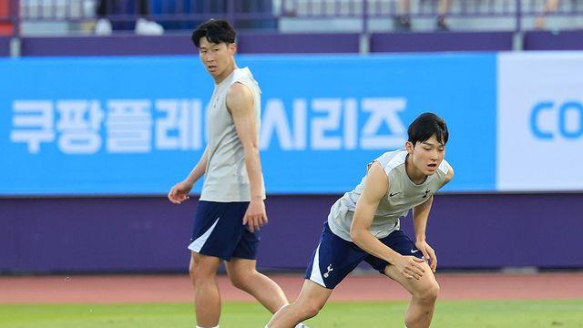 토트넘 트레이닝에 모인 팬들 '반가움+아쉬움'…
