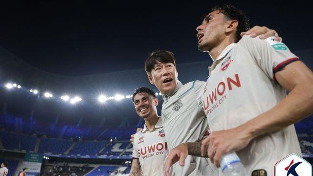 '4연승 질주' 수원FC 김은중 감독 