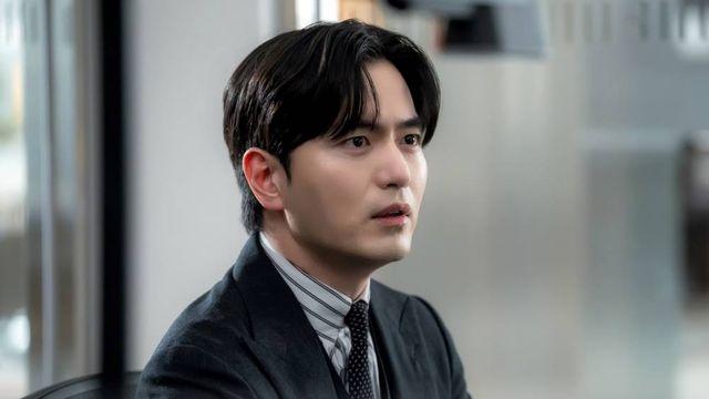 ‘에스콰이어’ 이진욱, 신입 정채연 만행에 극대노
