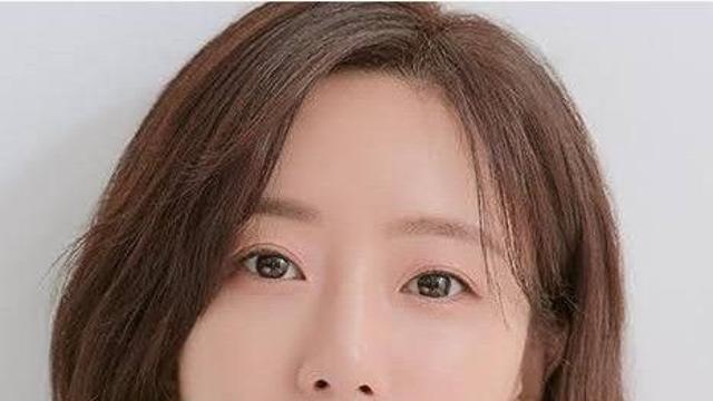 올해 37살 여배우 쌩얼 얼굴 ㄷㄷ
