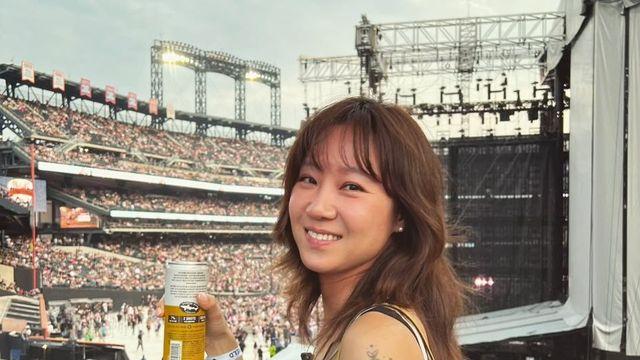 올여름 페스티벌룩은 공효진처럼! 블랙 원피스에 ‘이것’ 하나로 시선 강탈