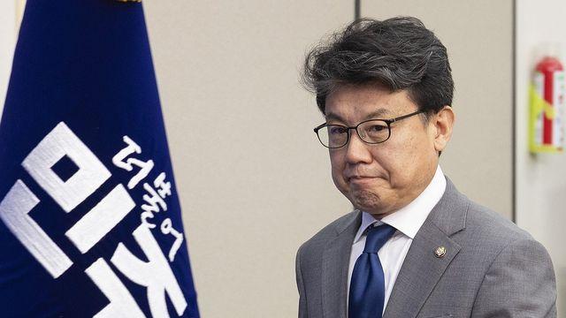 진성준 