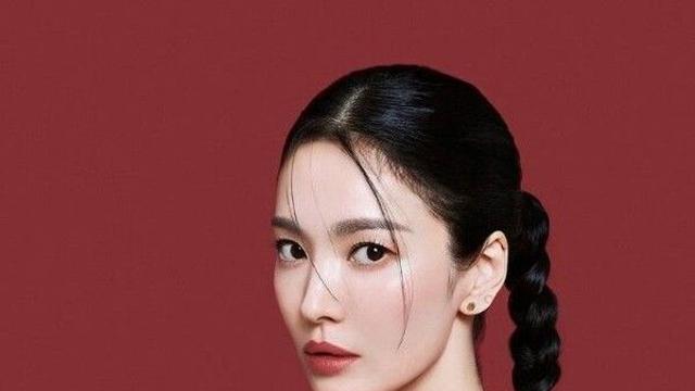 송혜교, 치명적인 블랙드레스…고혹미 폭발[★핫픽]