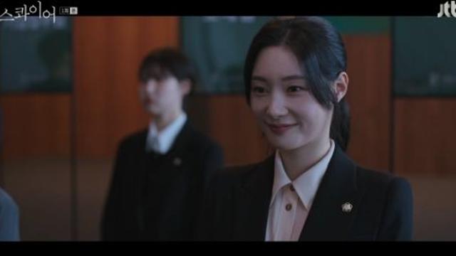 '에스콰이어' 정채연, 이진욱 팀 들어갔다…첫 만남부터 '강렬' [종합]