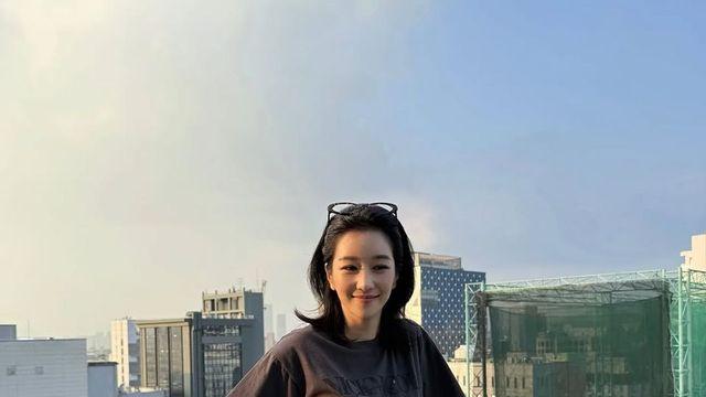 서예지, 평범한 티셔츠도 특별하게 만드는 그녀만의 감각