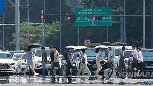 '폭염경보' 여주서 밭일하던 60대 남성 숨져