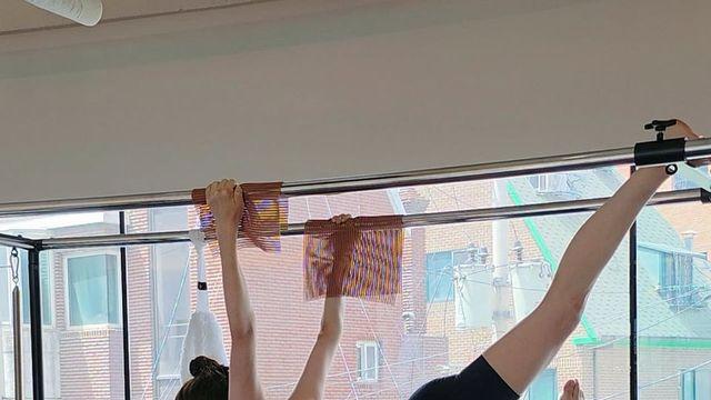 성해은, 햇살 아래 빛나는 ‘건강미’…블랙 운동복으로 완성한 워너비 스타일