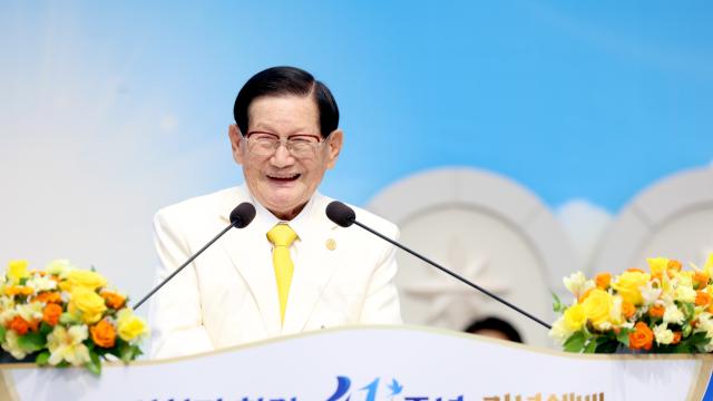 보수정당 왜 하니? 사이비 '10만명'만 있으면 대통령 만들 수 있는데