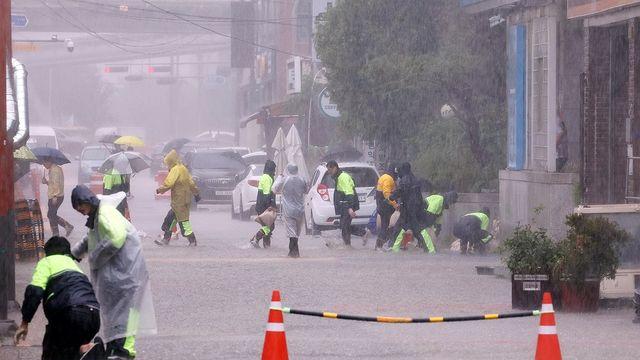 [날씨] 전국 많은 비…수도권 밤새 호우·부산 경남 사흘 최대 250㎜