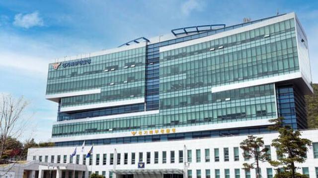 폭염 속 쓰레기 소굴에 '2살짜리 방치'한 20대 엄마, 체포