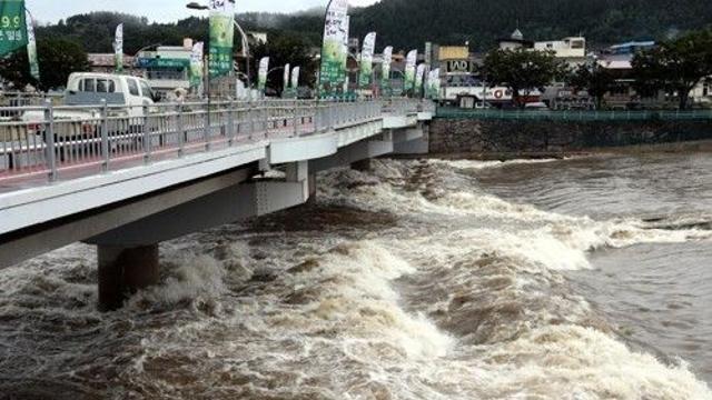 전북 전역 호우특보…군산 어청도에 시간당 50㎜ 강우(종합)