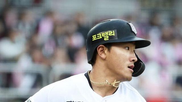 규정타석 채운 KT 안현민, 타율·장타율·출루율 압도적 1위 등극