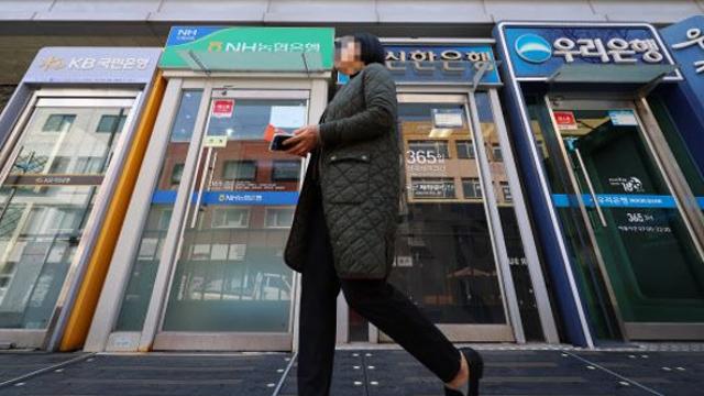 정책재원 동원에 세부담까지…'이중 압박' 시달리는 금융권