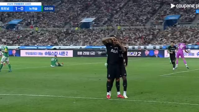 [속보] 토트넘 뉴캐슬 중계, 브레넌 존슨 선제골로 1-0 리드