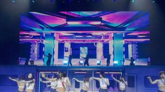 헤드라이너 트와이스, '롤라팔루자 시카고'서 혼문 완성했다