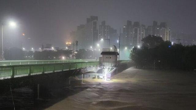 '물 폭탄' 광주·전남 산사태·하천 범람 위기…