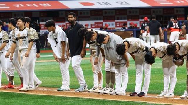 후반기 승률 0.167, 4연패하면 100패 페이스…목표와 동떨어진 키움의 행보, 승리자판기 탈출 대체 언제?